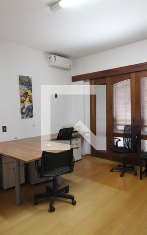 Casa para alugar com 341m², 4 quartos e 4 vagasSuíte 1