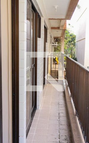 Apartamento para alugar com 80m², 3 quartos e 1 vagavaranda