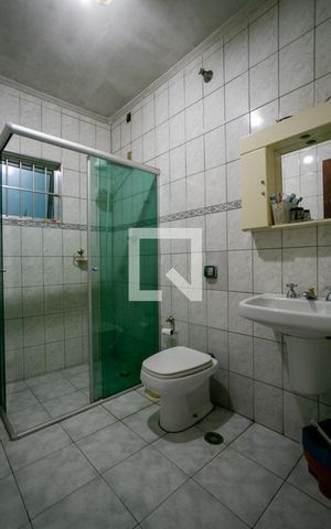 Casa à venda com 144m², 3 quartos e 1 vaga Casa à venda com 144m², 3 quartos e 1 vagaBanheiro