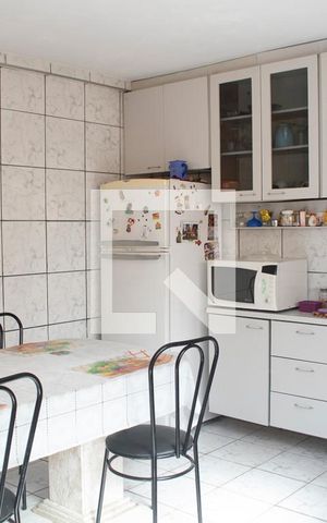 Casa à venda com 250m², 3 quartos e 3 vagas Casa à venda com 250m², 3 quartos e 3 vagasCozinha