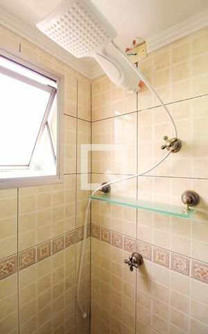 Apartamento à venda com 55m², 2 quartos e 1 vaga Apartamento à venda com 55m², 2 quartos e 1 vagaBanheiro