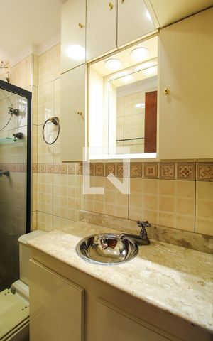 Apartamento à venda com 55m², 2 quartos e 1 vaga Apartamento à venda com 55m², 2 quartos e 1 vagaBanheiro