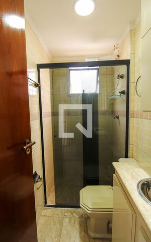 Apartamento à venda com 55m², 2 quartos e 1 vaga Apartamento à venda com 55m², 2 quartos e 1 vagaBanheiro