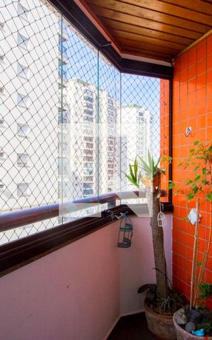 Apartamento à venda com 136m², 4 quartos e 3 vagas Apartamento à venda com 136m², 4 quartos e 3 vagasVaranda da sala