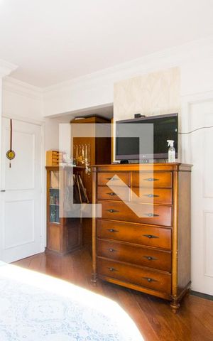 Apartamento à venda com 136m², 4 quartos e 3 vagas Apartamento à venda com 136m², 4 quartos e 3 vagasQuarto 1 - Suíte