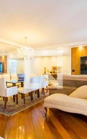 Apartamento à venda com 136m², 4 quartos e 3 vagas Apartamento à venda com 136m², 4 quartos e 3 vagasSala