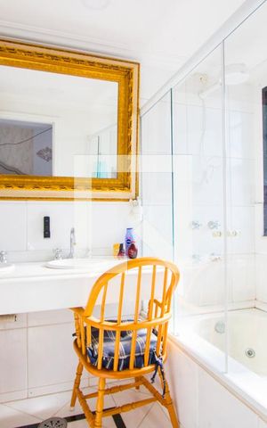 Apartamento à venda com 136m², 4 quartos e 3 vagas Apartamento à venda com 136m², 4 quartos e 3 vagasBanheiro do quarto 1