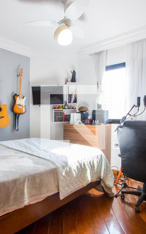 Apartamento à venda com 136m², 4 quartos e 3 vagas Apartamento à venda com 136m², 4 quartos e 3 vagasQuarto 2 - Suíte
