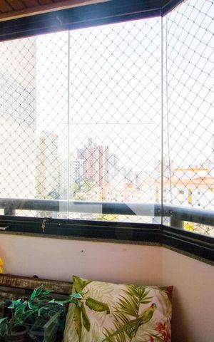 Apartamento à venda com 136m², 4 quartos e 3 vagas Apartamento à venda com 136m², 4 quartos e 3 vagasVaranda da sala