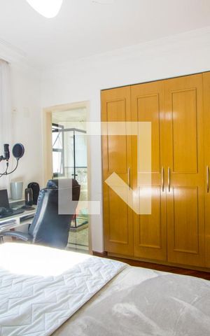 Apartamento à venda com 136m², 4 quartos e 3 vagas Apartamento à venda com 136m², 4 quartos e 3 vagasQuarto 2 - Suíte