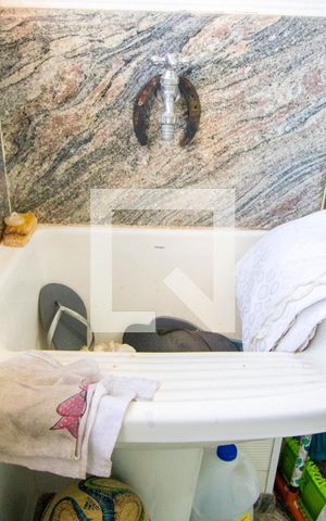 Apartamento à venda com 136m², 4 quartos e 3 vagas Apartamento à venda com 136m², 4 quartos e 3 vagasÁrea de serviço