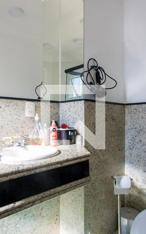 Apartamento à venda com 136m², 4 quartos e 3 vagas Apartamento à venda com 136m², 4 quartos e 3 vagasBanheiro do quarto 2