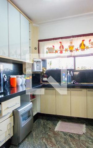 Apartamento à venda com 136m², 4 quartos e 3 vagas Apartamento à venda com 136m², 4 quartos e 3 vagasCozinha