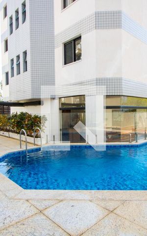Apartamento à venda com 136m², 4 quartos e 3 vagas Apartamento à venda com 136m², 4 quartos e 3 vagasÁrea comum - Piscina