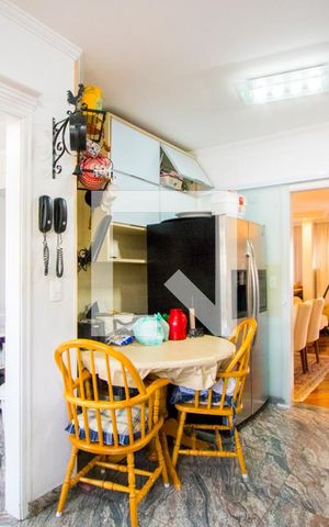 Apartamento à venda com 136m², 4 quartos e 3 vagas Apartamento à venda com 136m², 4 quartos e 3 vagasCozinha