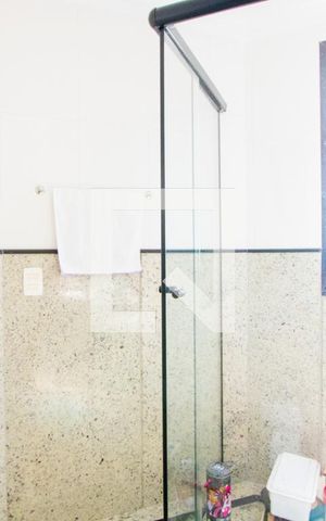Apartamento à venda com 136m², 4 quartos e 3 vagas Apartamento à venda com 136m², 4 quartos e 3 vagasBanheiro do quarto 2