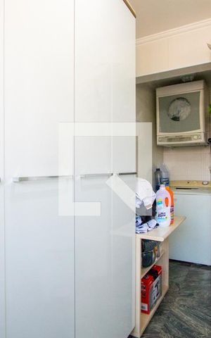 Apartamento à venda com 136m², 4 quartos e 3 vagas Apartamento à venda com 136m², 4 quartos e 3 vagasÁrea de serviço