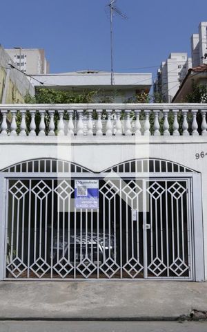 Casa à venda com 125m², 3 quartos e 2 vagasFachada