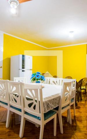 Casa à venda com 204m², 3 quartos e 4 vagas Casa à venda com 204m², 3 quartos e 4 vagasCozinha