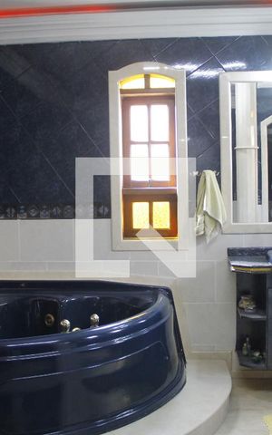 Casa para alugar com 304m², 3 quartos e 3 vagasBanheiro da Suíte