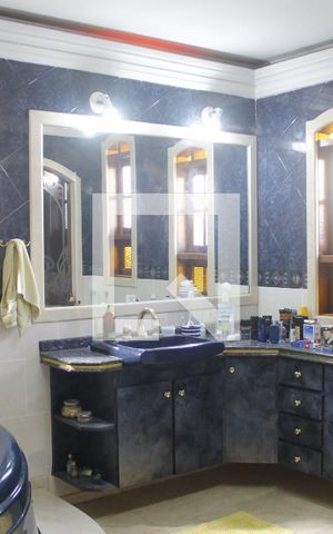 Casa para alugar com 304m², 3 quartos e 3 vagasBanheiro da Suíte