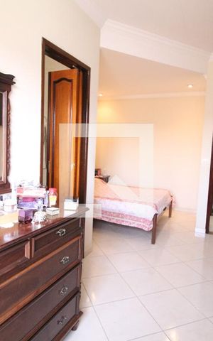 Casa à venda com 210m², 4 quartos e 4 vagasQuarto