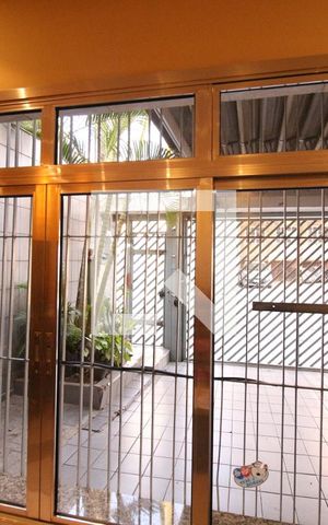 Casa à venda com 210m², 4 quartos e 4 vagasSala