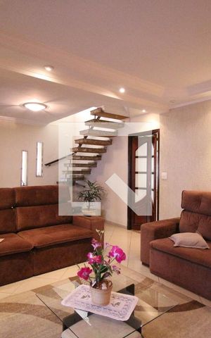 Casa à venda com 210m², 4 quartos e 4 vagasSala