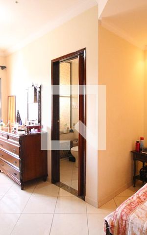 Casa à venda com 210m², 4 quartos e 4 vagasQuartoQuarto