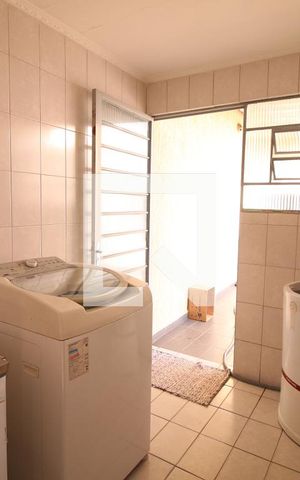 Casa à venda com 210m², 4 quartos e 4 vagasÁrea de serviço