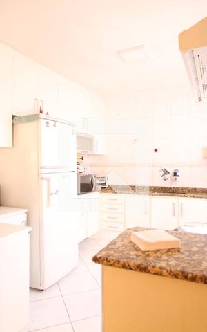 Casa à venda com 210m², 4 quartos e 4 vagasCozinha
