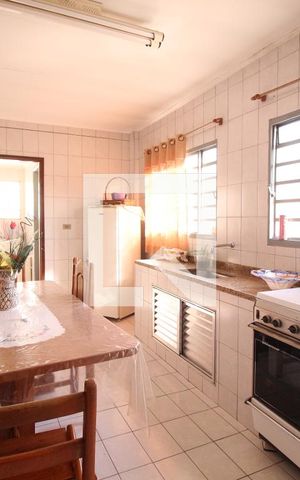 Casa à venda com 210m², 4 quartos e 4 vagasCozinha