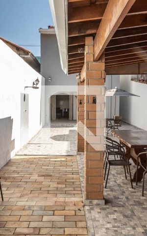 Casa à venda com 400m², 4 quartos e 2 vagas Casa à venda com 400m², 4 quartos e 2 vagasChurrasqueira