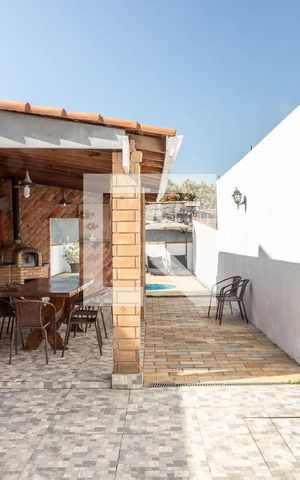 Casa à venda com 400m², 4 quartos e 2 vagas Casa à venda com 400m², 4 quartos e 2 vagasQuintal