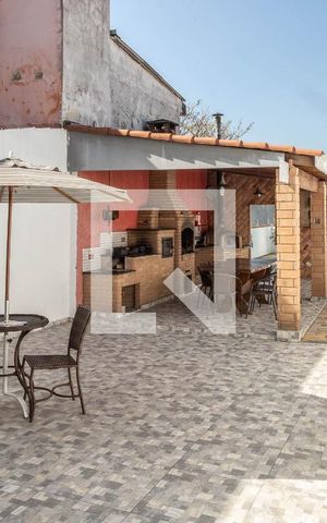 Casa à venda com 400m², 4 quartos e 2 vagas Casa à venda com 400m², 4 quartos e 2 vagasQuintal
