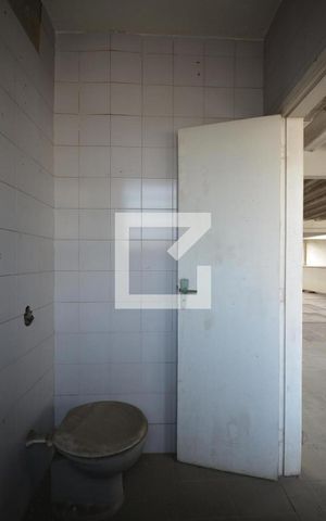 Casa à venda com 650m², 6 quartos e 8 vagasBanheiro 3