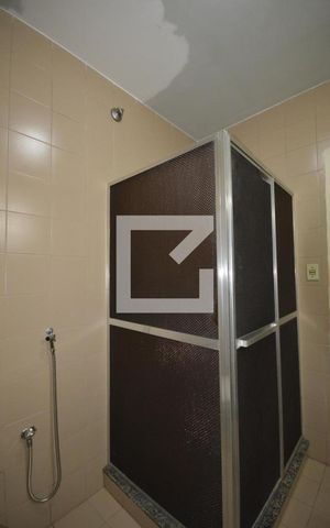 Casa à venda com 650m², 6 quartos e 8 vagasBanheiro 3
