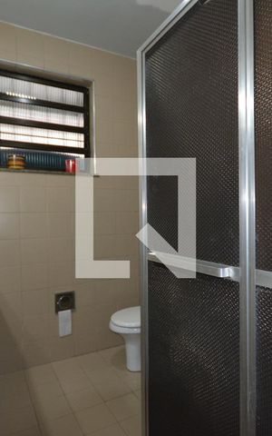 Casa à venda com 650m², 6 quartos e 8 vagasBanheiro 3