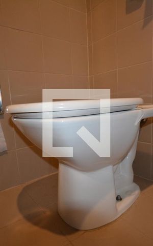 Casa à venda com 650m², 6 quartos e 8 vagasBanheiro 1