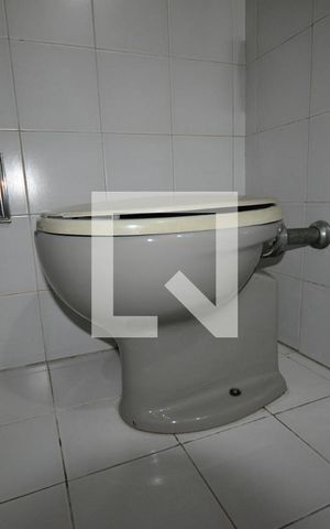 Casa à venda com 650m², 6 quartos e 8 vagasBanheiro 4