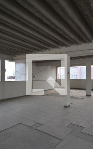 Casa à venda com 650m², 6 quartos e 8 vagasTerraço