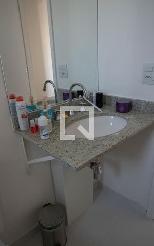 Apartamento à venda com 69m², 2 quartos e 1 vaga Apartamento à venda com 69m², 2 quartos e 1 vagaBanheiro