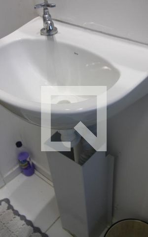 Apartamento à venda com 44m², 2 quartos e sem vagaPia do banheiro