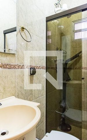 Casa para alugar com 200m², 4 quartos e 1 vaga Casa para alugar com 200m², 4 quartos e 1 vagaBanheiro da Suíte