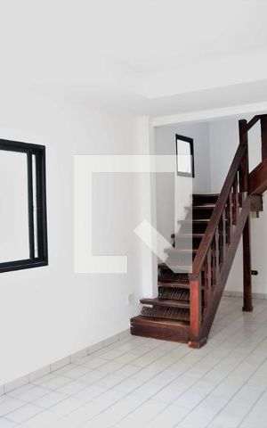 Casa para alugar com 116m², 2 quartos e 2 vagasSala