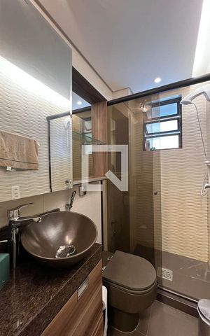 Apartamento à venda com 89m², 2 quartos e sem vaga Apartamento à venda com 89m², 2 quartos e sem vagaBanheiro Corredor