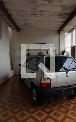 Casa para alugar com 130m², 3 quartos e 3 vagas Casa para alugar com 130m², 3 quartos e 3 vagasGaragem