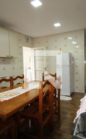 Casa para alugar com 130m², 3 quartos e 3 vagasCozinha