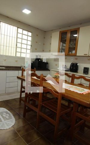 Casa para alugar com 130m², 3 quartos e 3 vagasCozinha 