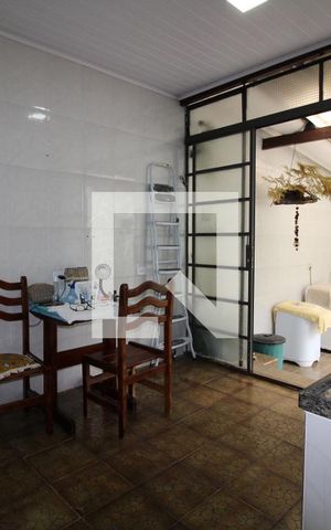 Casa para alugar com 130m², 3 quartos e 3 vagasCozinha da Edícula